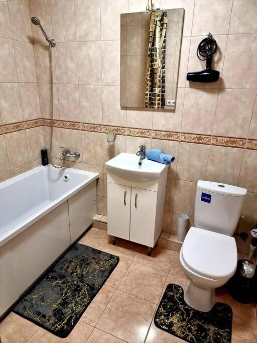 Апартаменти В Центрі Луцька Ogienka2A Extérieur photo